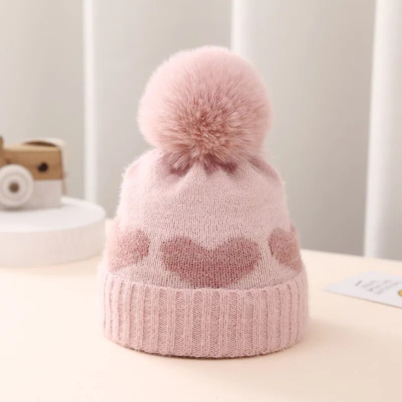 Gebreide Baby Muts Met Hartjes En Pompon - KidsKorner
